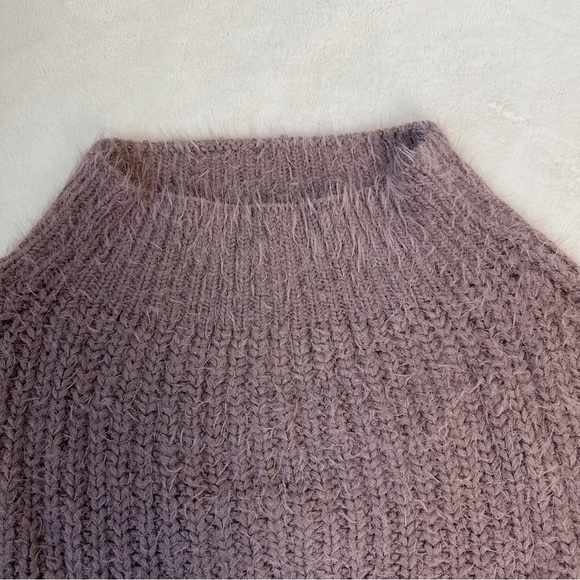 Lulus Carino Dusty Purple Off-the-Shoulder Fuzzy Cropped Sweater Size S/M - Picture 4 of 12